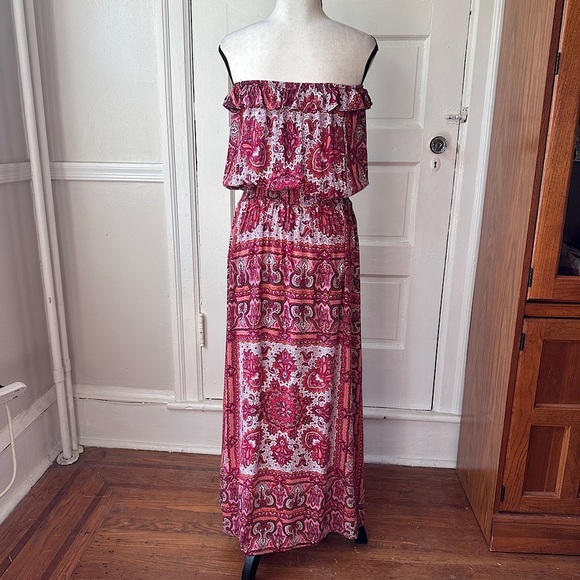 3/$20 💥 Voyage Blouson Strapless Maxi Dress Ruffle Smocked Pink Boho Paisley M - Picture 13 of 16